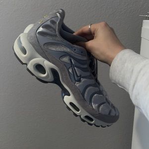 Nike shoes US women size 9